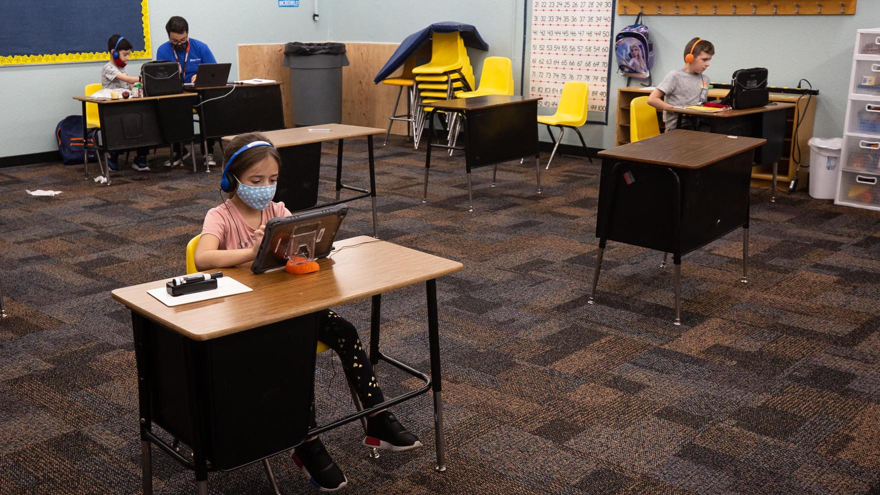 Las escuelas del distrito Sunnyside y Flowing Wells High School anuncian regreso a clases en línea